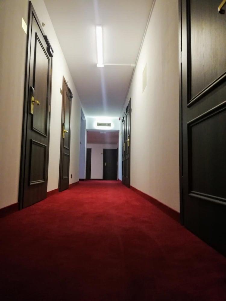 Hotel Gromada Торунь Экстерьер фото