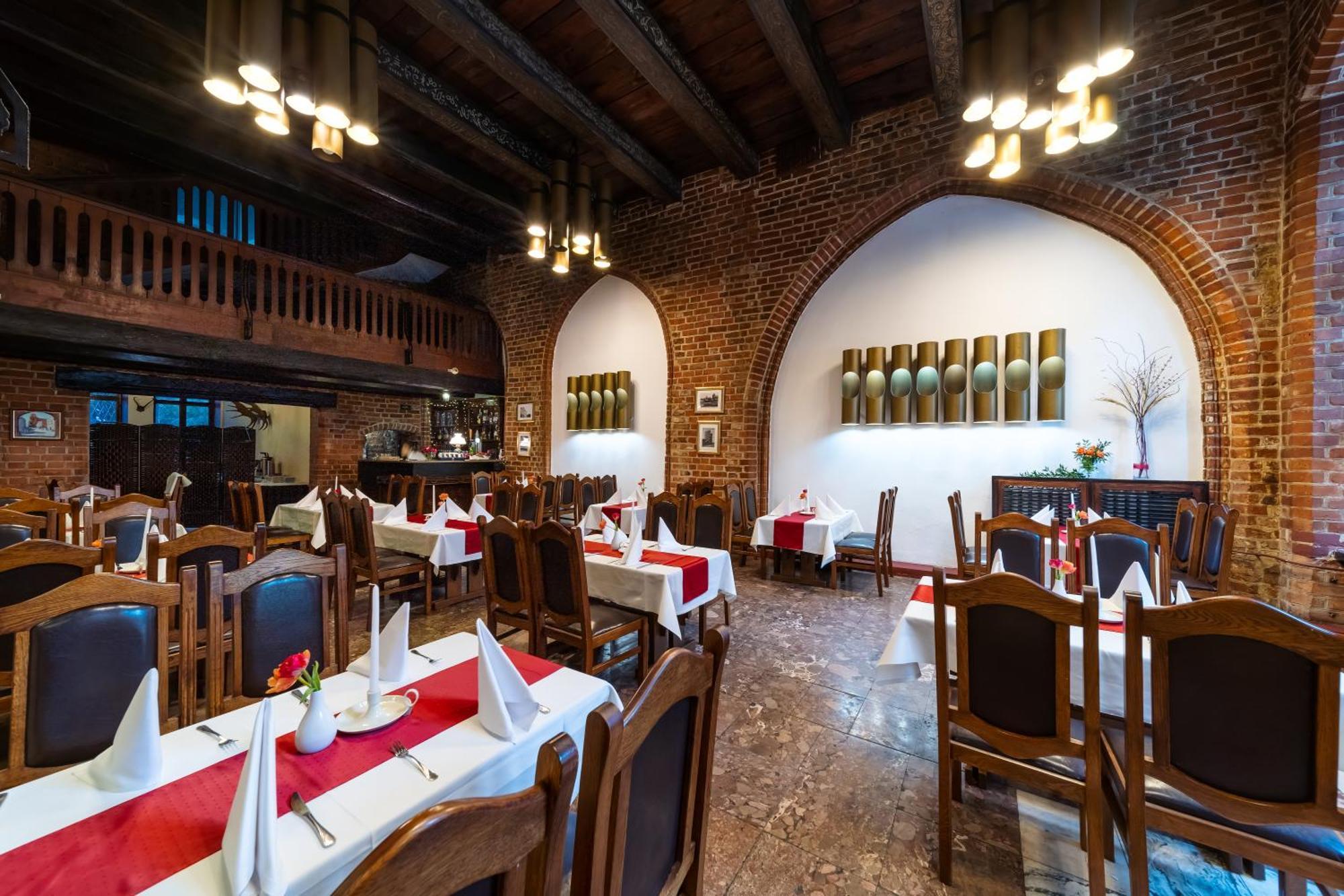Hotel Gromada Торунь Экстерьер фото