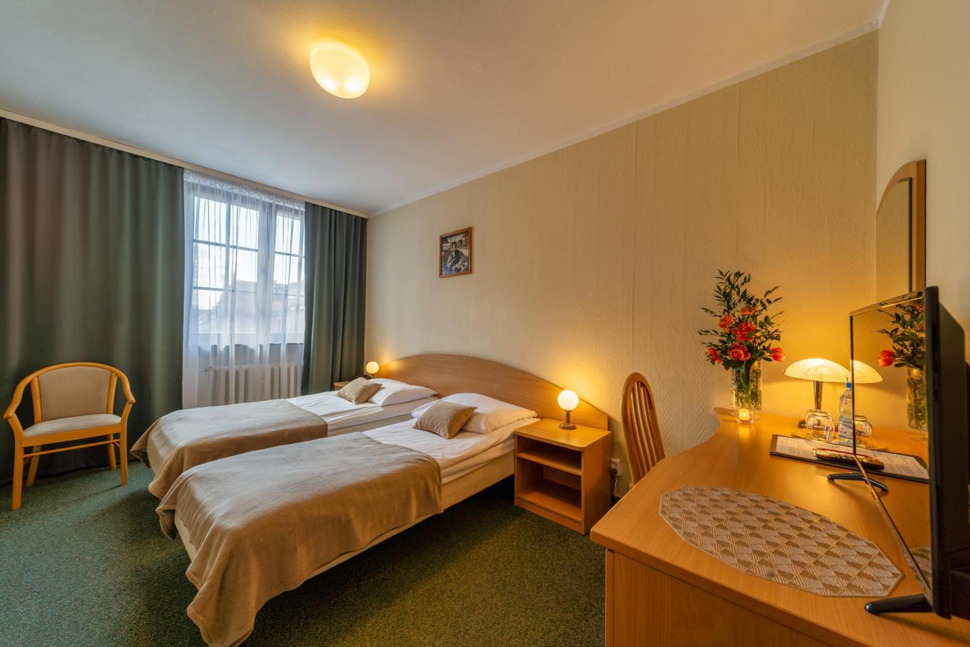 Hotel Gromada Торунь Экстерьер фото