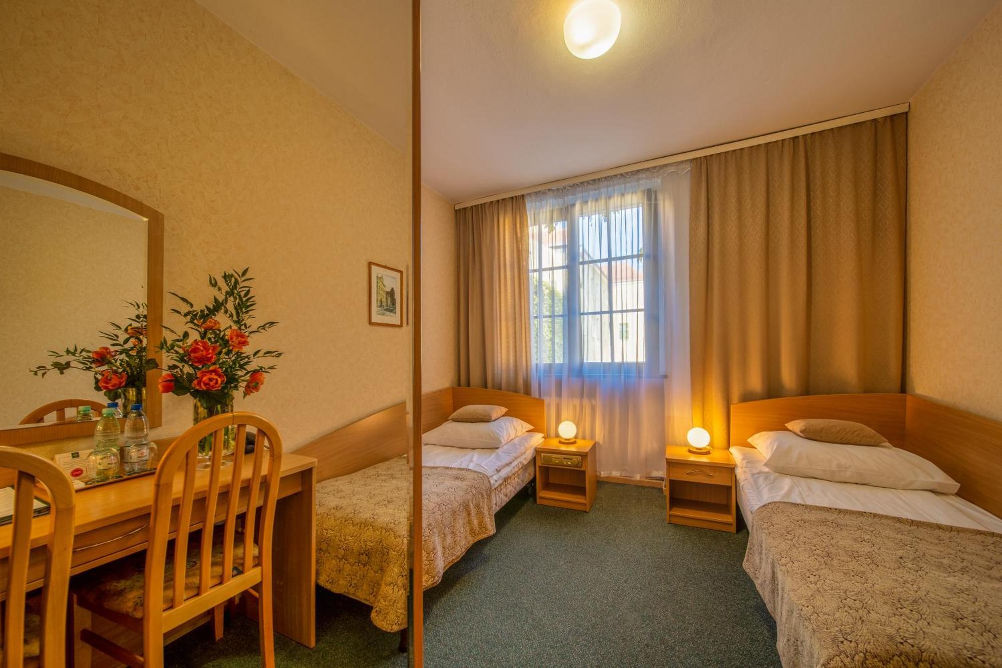 Hotel Gromada Торунь Экстерьер фото