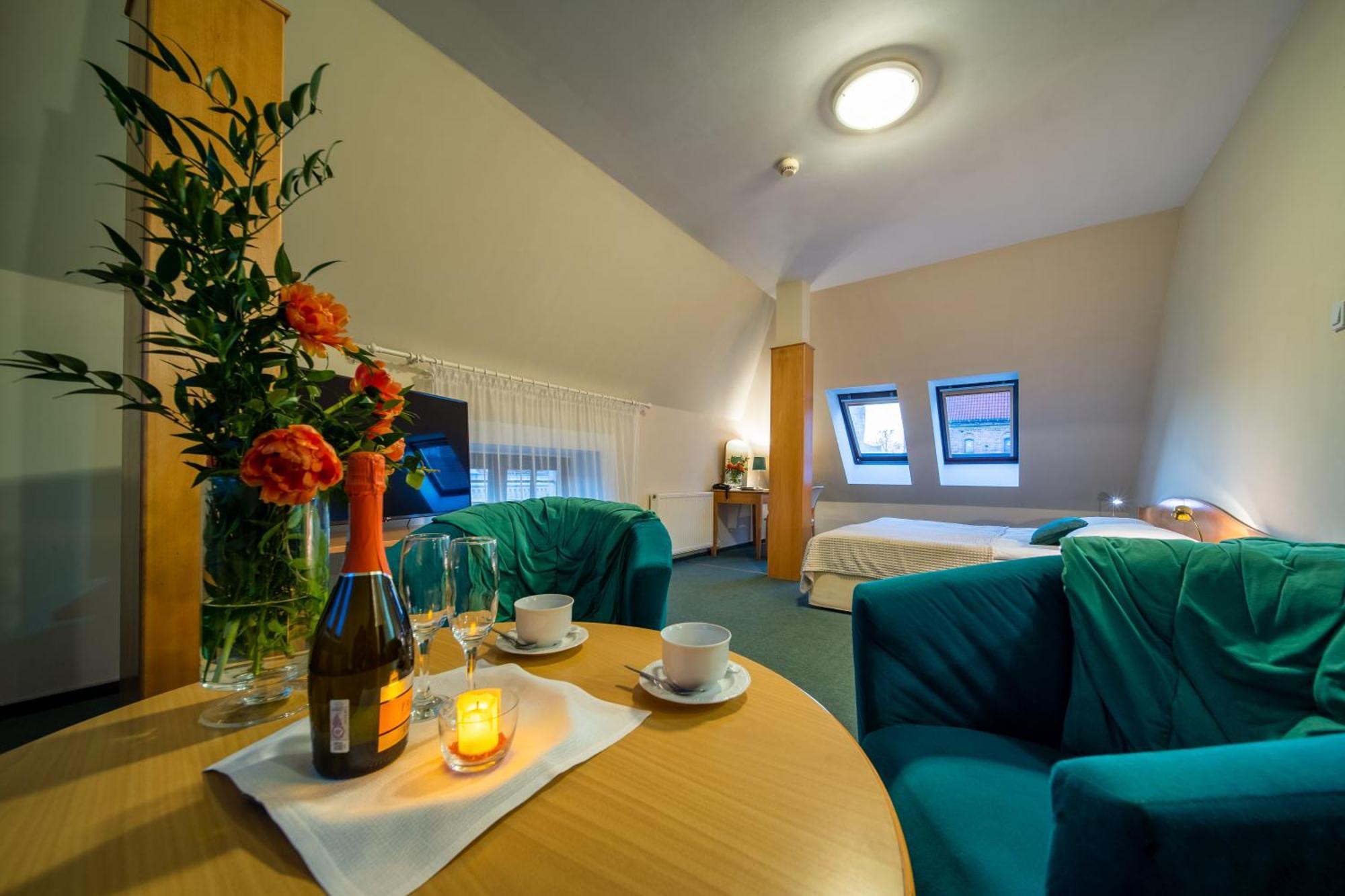 Hotel Gromada Торунь Экстерьер фото