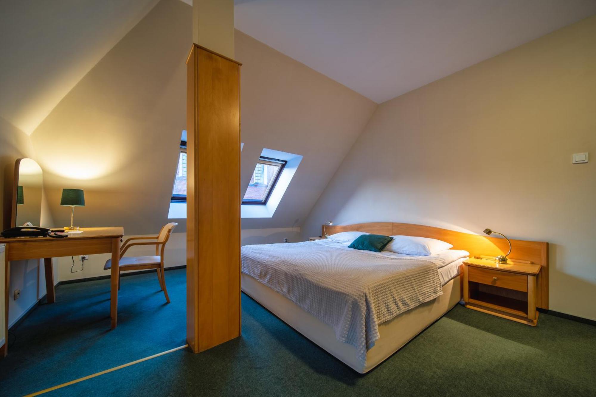 Hotel Gromada Торунь Экстерьер фото