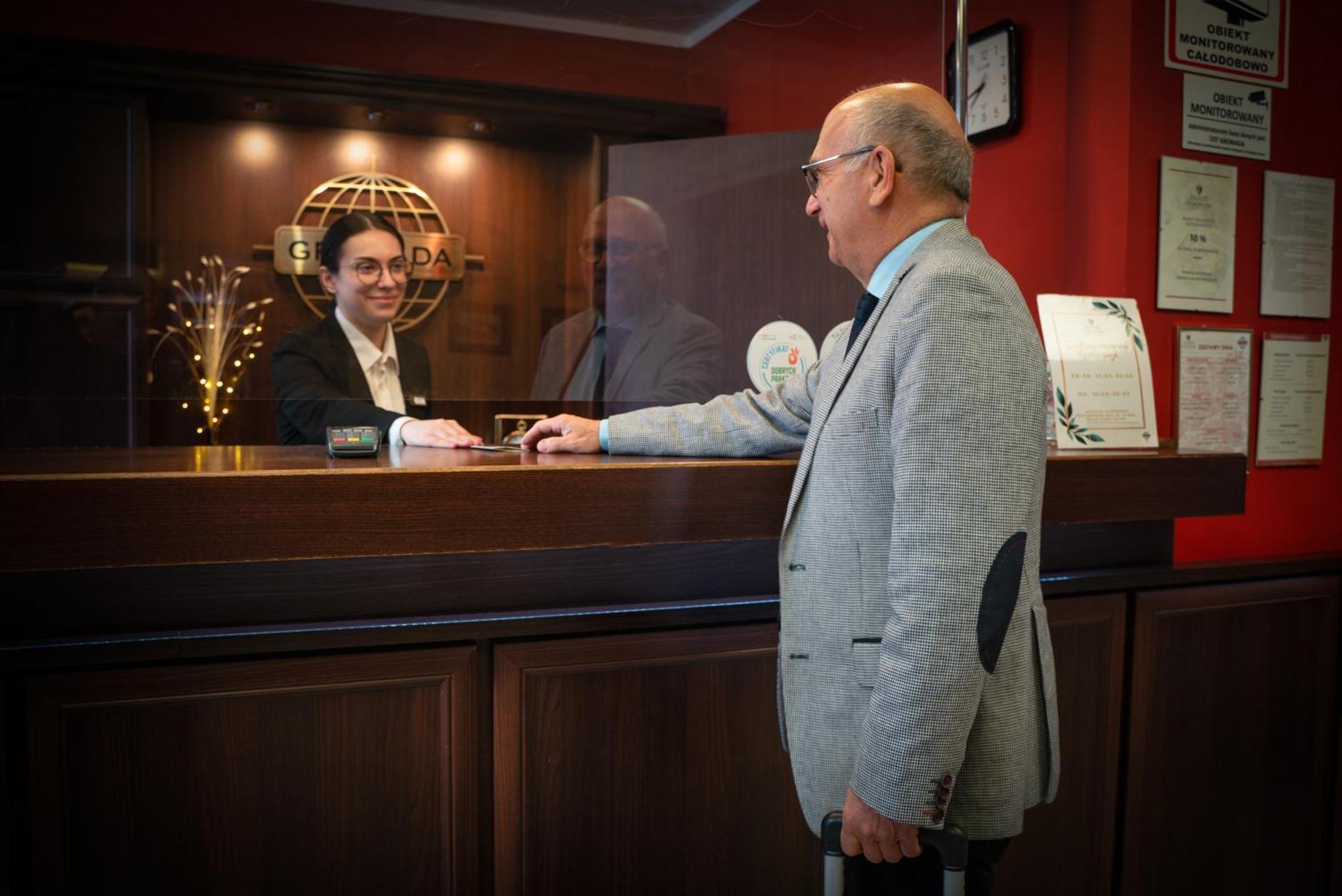Hotel Gromada Торунь Экстерьер фото