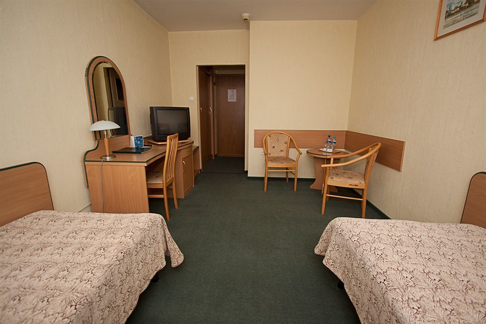 Hotel Gromada Торунь Экстерьер фото